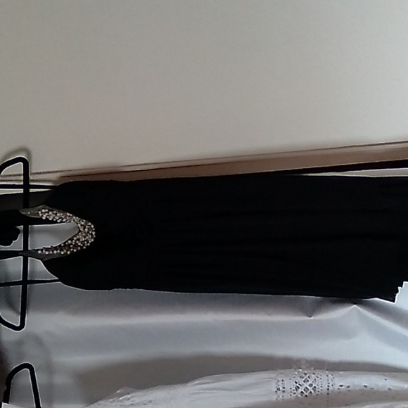 Ruby Rox medium dress black pearl accents halter prom wedding party cocktail - Picture 3 of 3